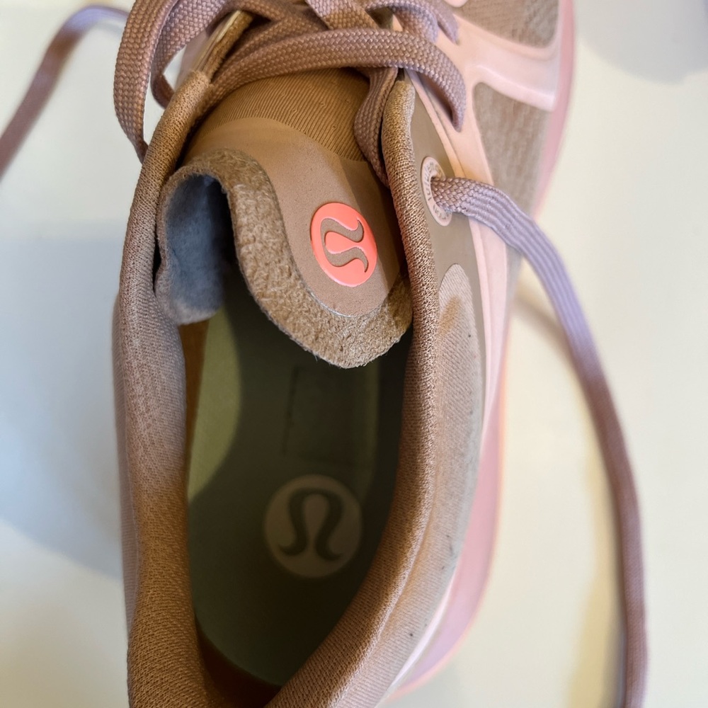 lululemon Women's Chargefeel Low Sneakers Color Mink Size: 8.5 - Picture 10 of 15